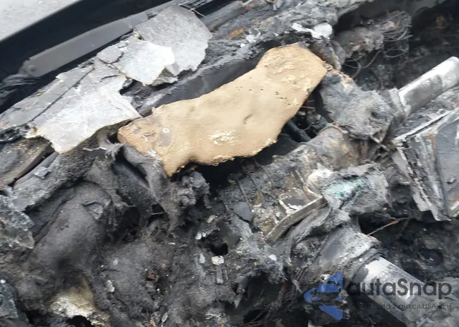 WDDUG8CB5GA281215: 39915598