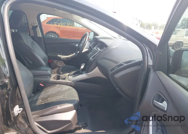 1FADP3F21EL218855: 39928831