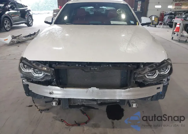 WBA8B7G55JNU94901: 39935530