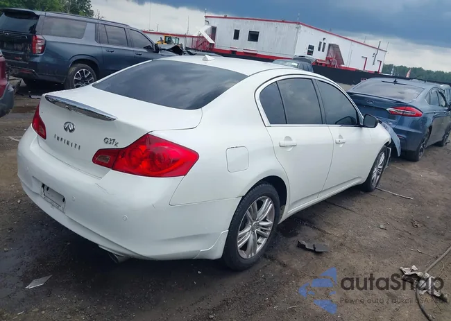 JN1CV6AR9DM765420: 39941932