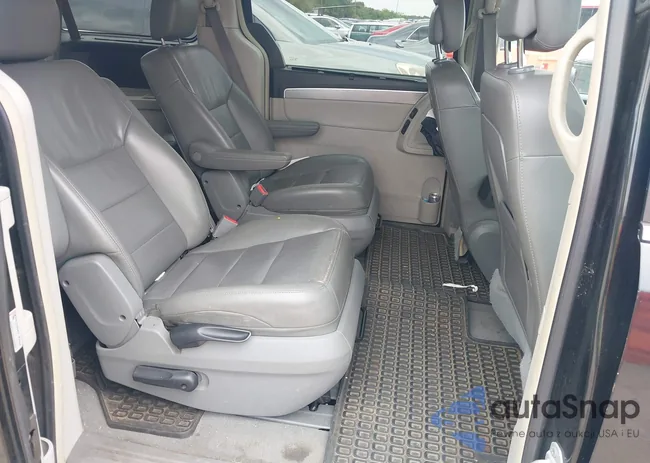 2C4RVACG8CR277173: 39964383