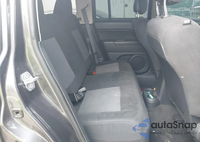 1C4NJPBB1GD800268: 39963891