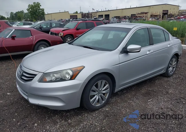 1HGCP2F83BA148286: 39977175