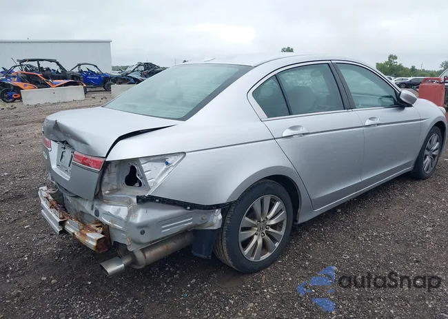 1HGCP2F83BA148286: 39977175