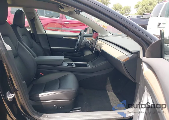 5YJ3E1EC3PF621008: 39978652