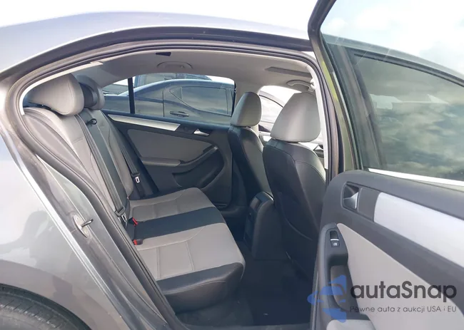 3VW637AJ5DM263330: 39982458