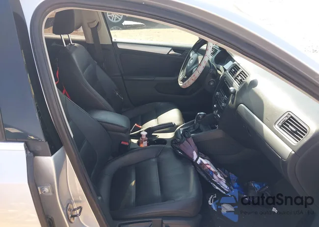 3VWDX7AJ9DM401480: 39983959