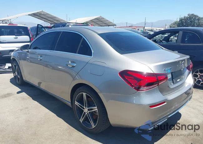 WDD3G4EB8KW001851: 39987474