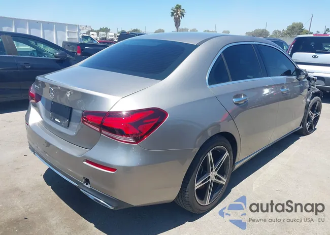 WDD3G4EB8KW001851: 39987474