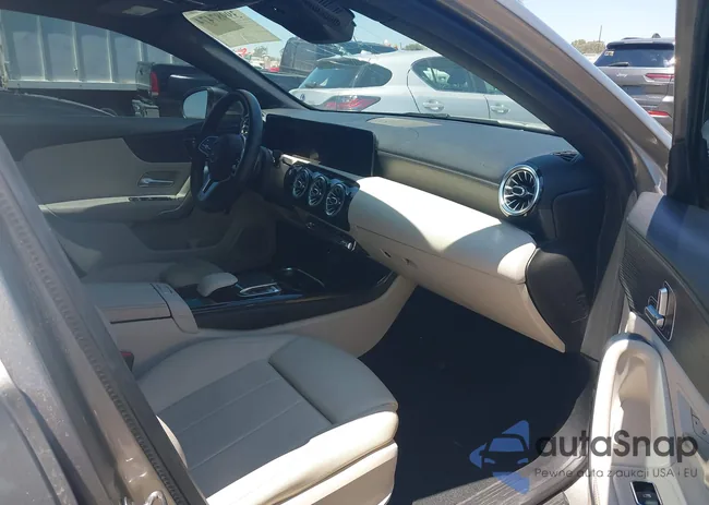 WDD3G4EB8KW001851: 39987474