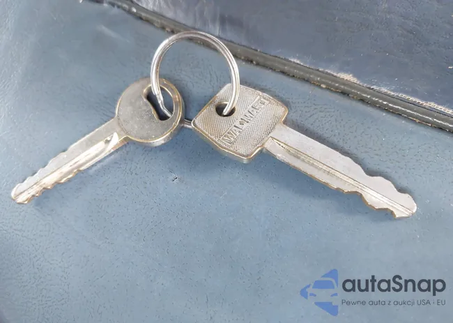 1FBJS31H9KHC32724: 39988843