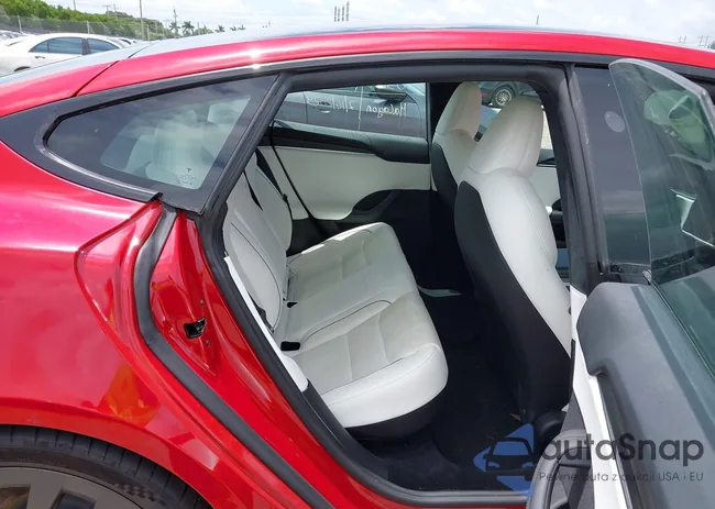 5YJSA1E68MF452682: 39995685