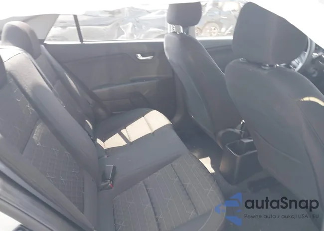 3KPA24AD1PE590332: 40009371