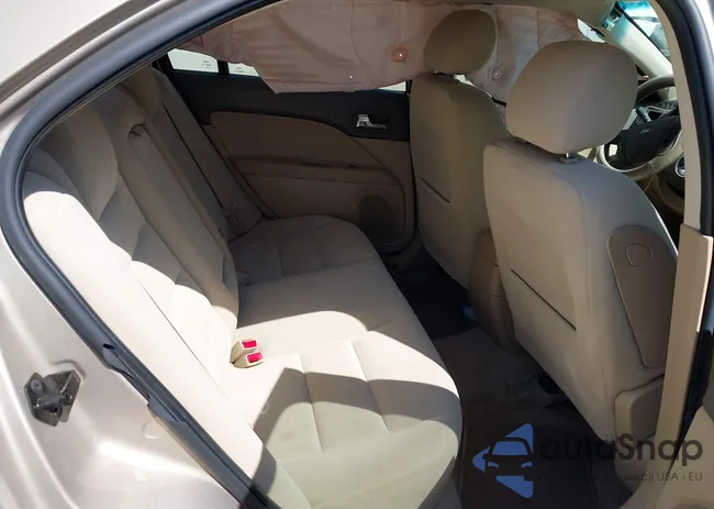 3FAHP07Z38R124929: 40013541