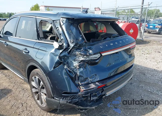 5LMCJ2D99LUL10944: 40013178