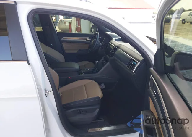 1V2EE2CA9MC226953: 40014786