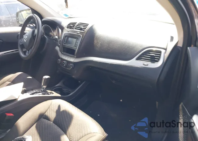 3C4PDCBB2KT719596: 40015591