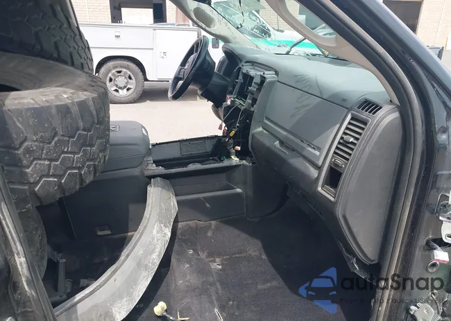 1C6RR6LM7HS550477: 40022979