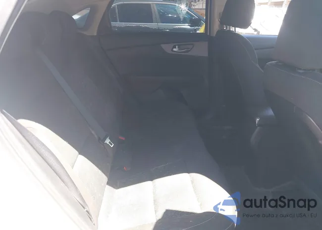 3KPF24AD9LE158295: 40026297