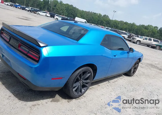 2C3CDZAG8JH310769: 40028045