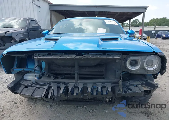 2C3CDZAG8JH310769: 40028045