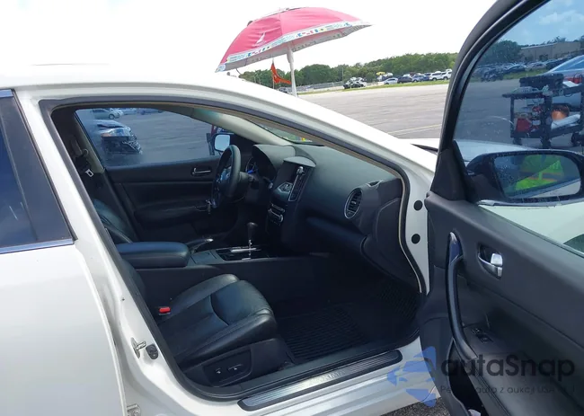 1N4AA5AP6BC838695: 40031047