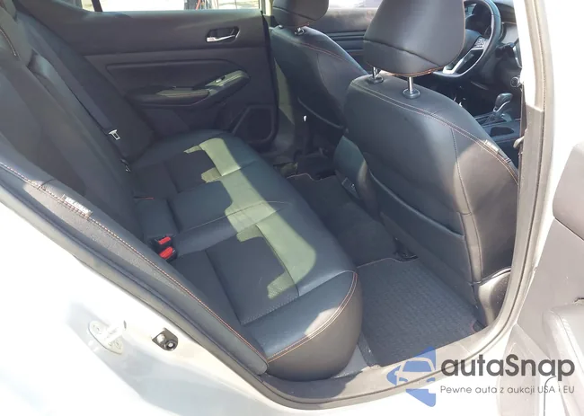 1N4BL4CW5KC155867: 40031398