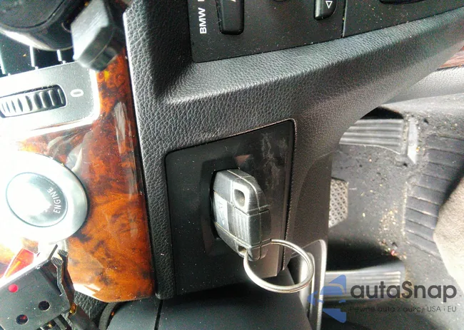 WBAVD33596KV61939: 40033525