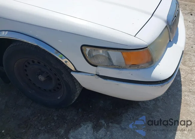 2MEFM74W8XX711557: 40038172