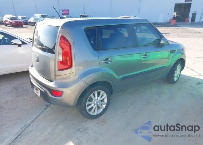 KNDJT2A64C7438042: 40040215