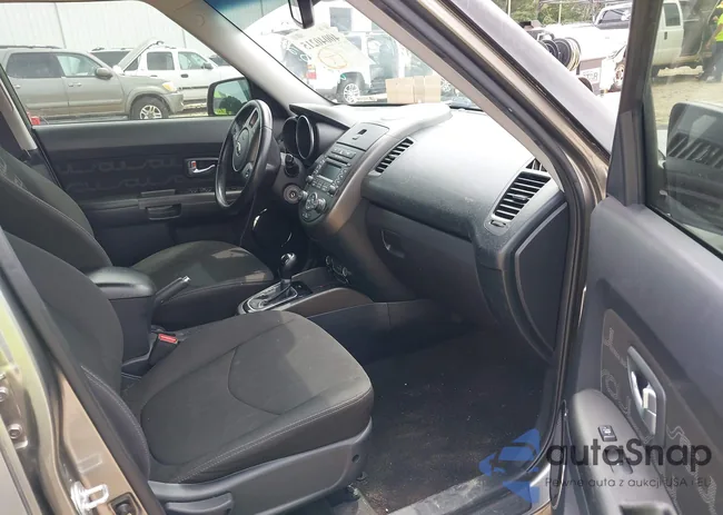 KNDJT2A64C7438042: 40040215