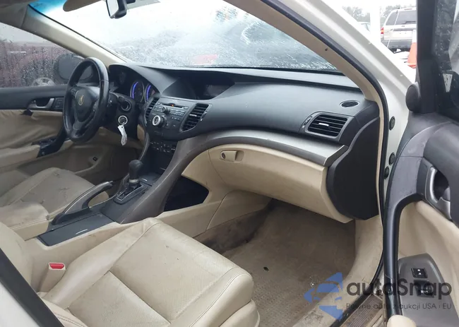 JH4CU2F68AC043105: 40043772