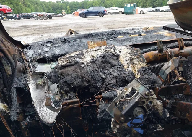 JS3TD947664106033: 40046580