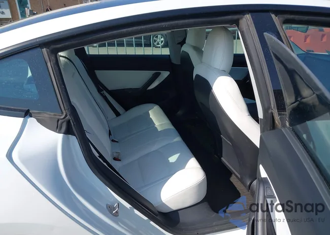 5YJ3E1EA5MF851319: 40047086