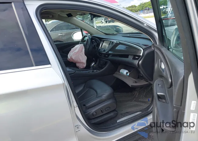 LRBFX2SA9JD060021: 40051147