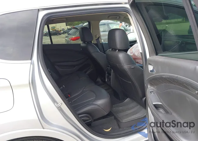 LRBFX2SA9JD060021: 40051147