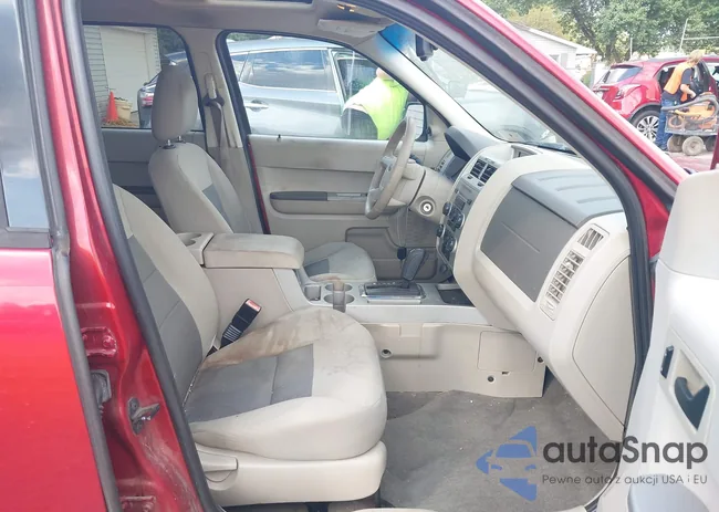 1FMCU93148KB10412: 40051499