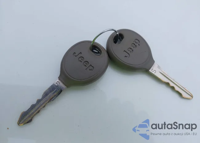 1C4NJCBAXED619599: 40052304