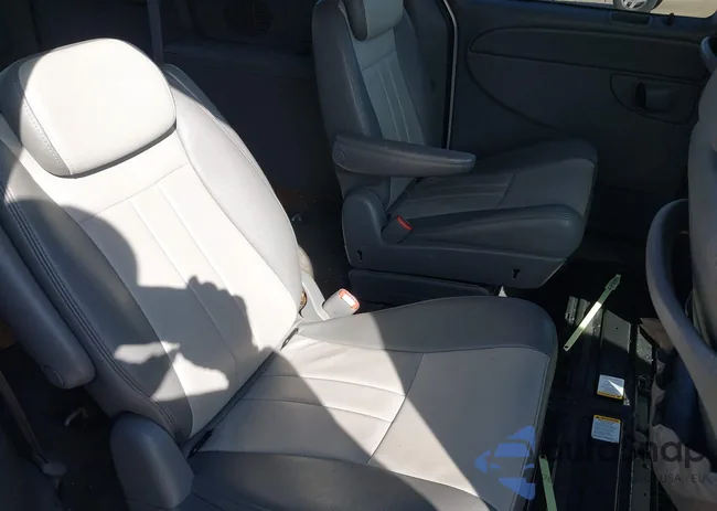 2D4GP44L46R686096: 40052314