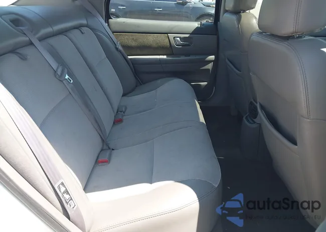 1MEFM53U8YA626796: 40052438