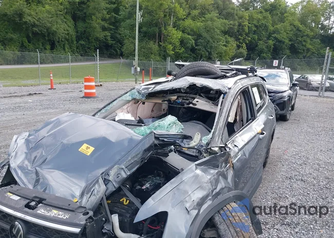 3VVLX7B2XNM098668: 40051712