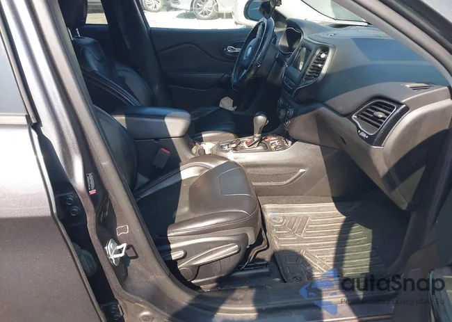 1C4PJLLB1KD338917: 40052559