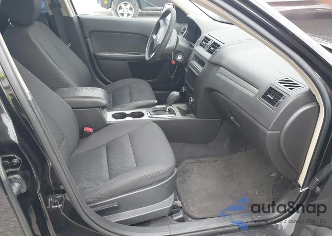 3FAHP0HA1CR244570: 40052617