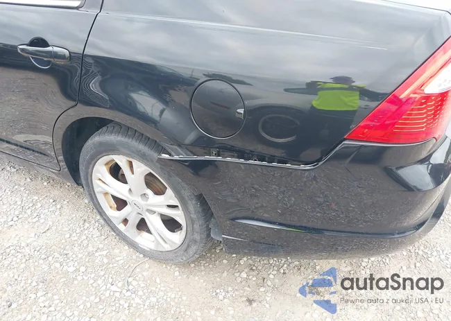 3FAHP0HA1CR244570: 40052617