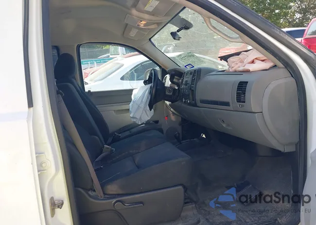 1GC1KVC86EF170221: 40052723