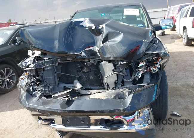 1C6RR6LT6JS244819: 40052814