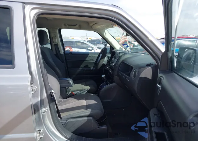 1C4NJPFB4HD184657: 40053571