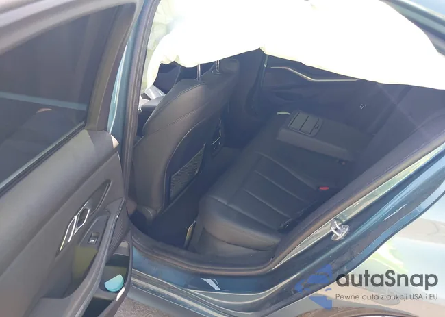 WBA5R1C5XKAK10222: 40055227