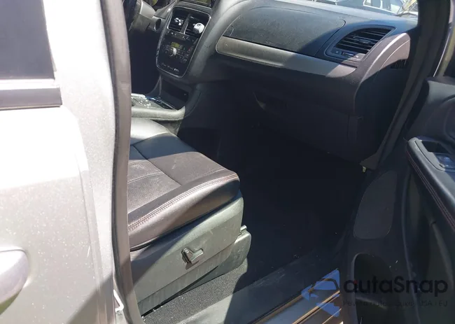 2C4RDGEG6JR343204: 40055278