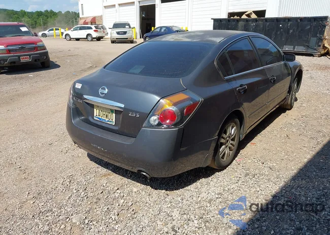 1N4AL2AP4AN520067: 40054841